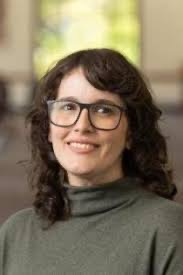 Headshot of Kate Thornhill outside